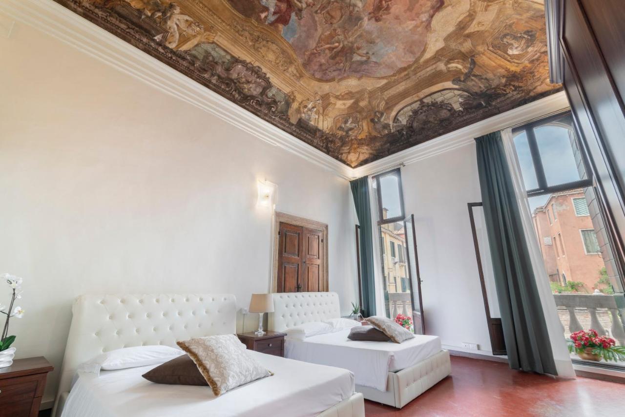 Venice Luxury Apartments Exterior photo