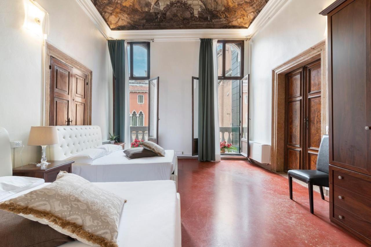 Venice Luxury Apartments Exterior photo